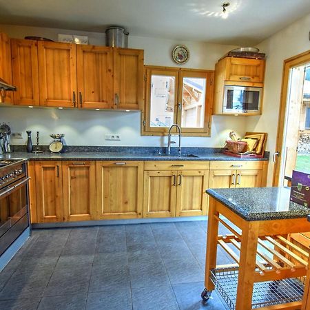 Chalet Morzine, 7 pièces, 12 personnes - FR-1-524-14 Extérieur photo